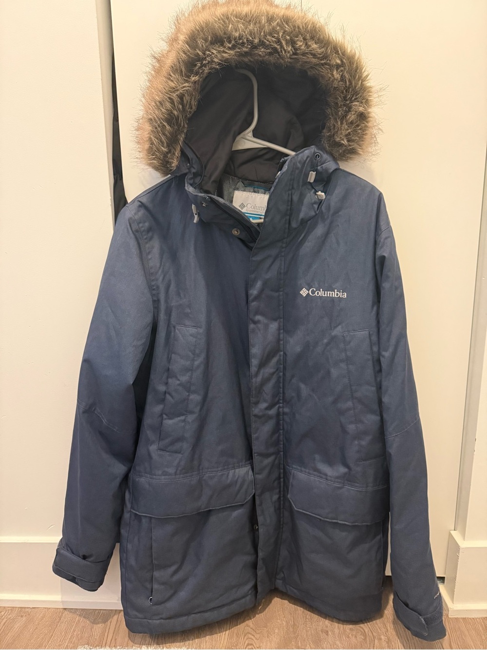 Columbia Navy Blue Insulated Parka - Detachable Faux Fur Hood & Insulated Lining